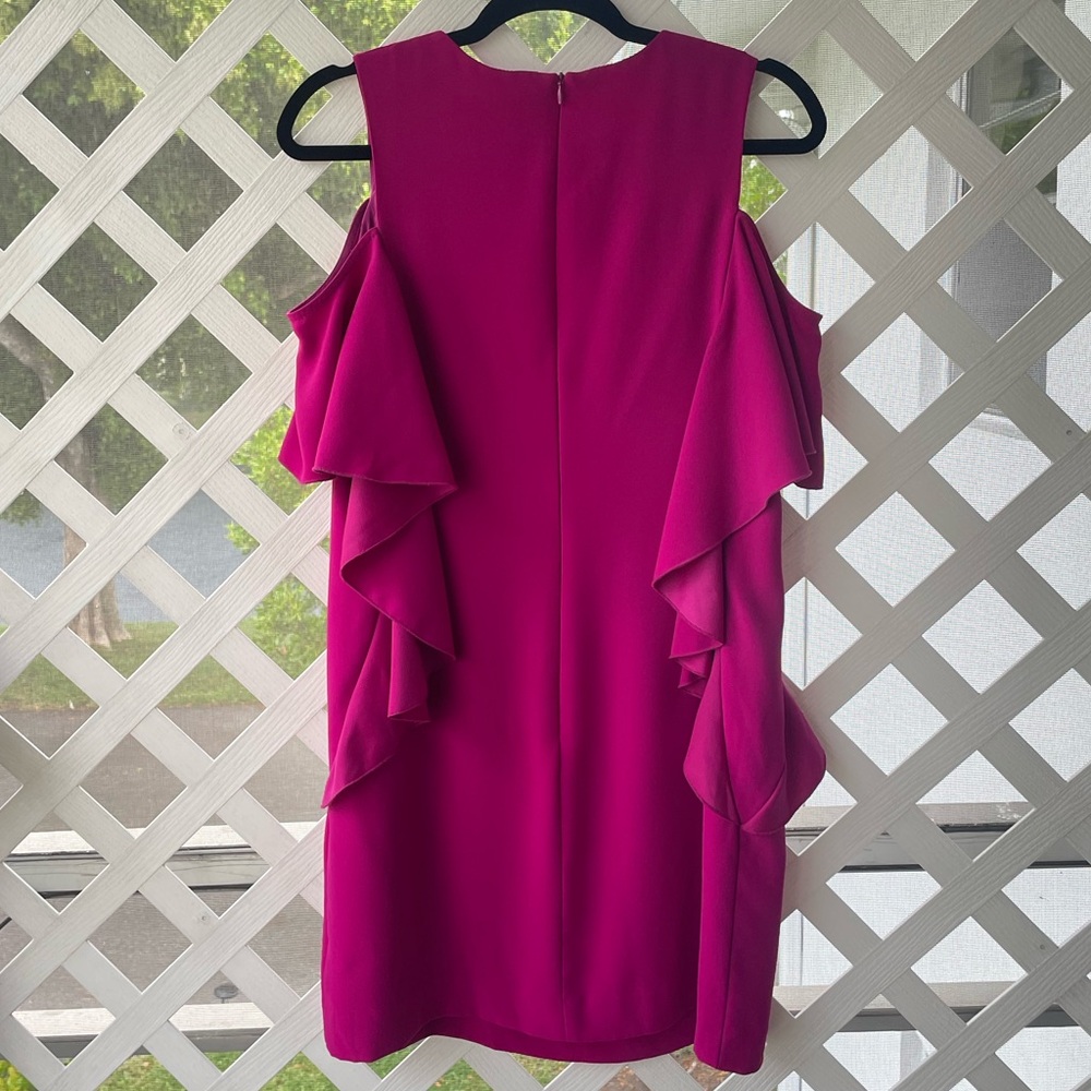 Trina Turk ‘Lambada’ Cold-Shoulder Sheath Dress - Picture 4 of 11
